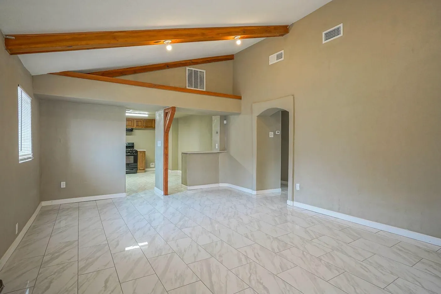 3 bed, 1332 sqft, $2,000 — Photo 1