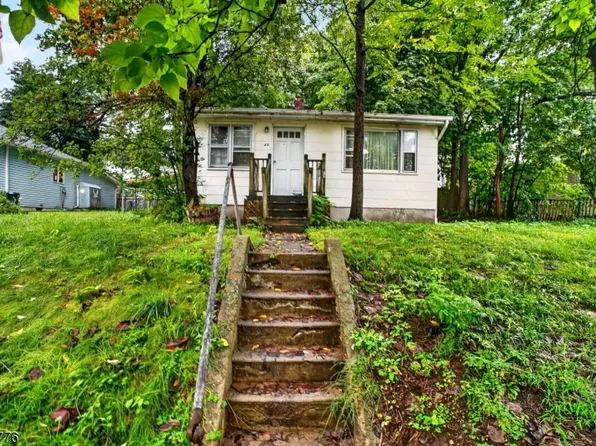 46 Fowler St, Franklin Boro, NJ 07416
