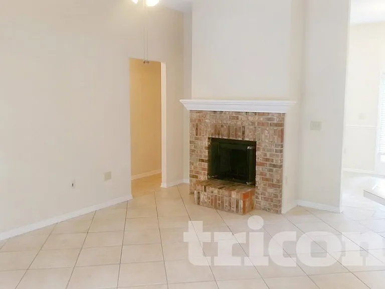 11809 Binfield Ct — Photo 2