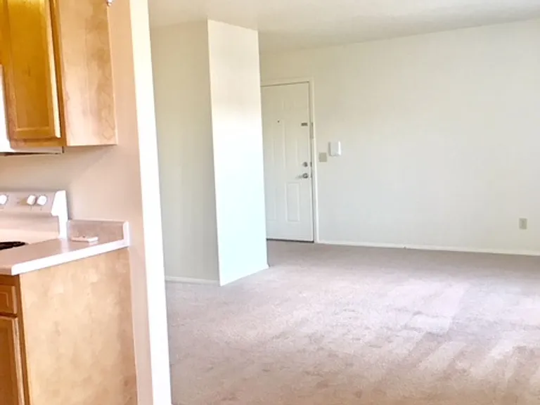 500 Glendale Blvd — Photo 18
