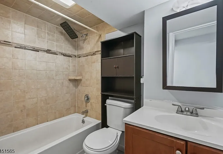 18 Deerwood Ave — Photo 6