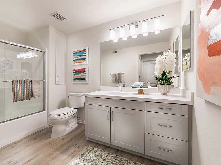 Newport Ridge Apartment Homes — Photo 5