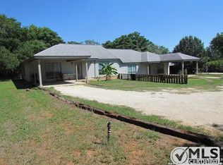 10823 La Vernia Rd, Adkins, TX 78101
