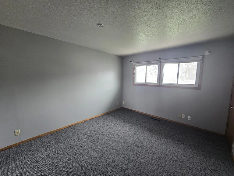 811 W 3rd St #8 — Photo 6