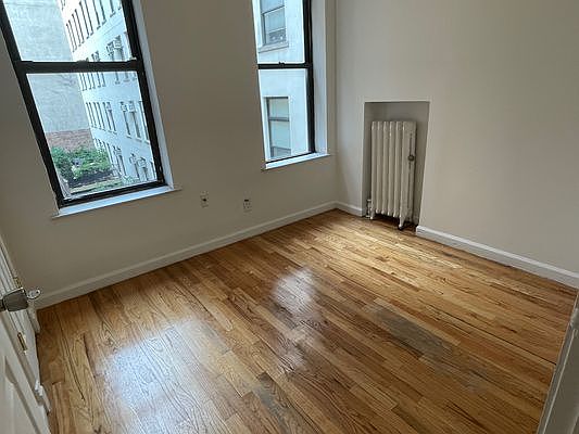 4th image of 152 8th Ave APT 4R