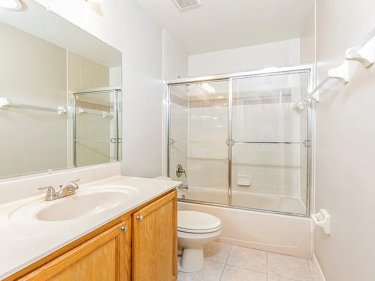 2221 Heathwood Cir — Photo 10
