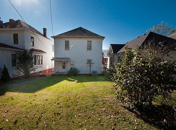 2nd image of 1219 Kinneys Ln