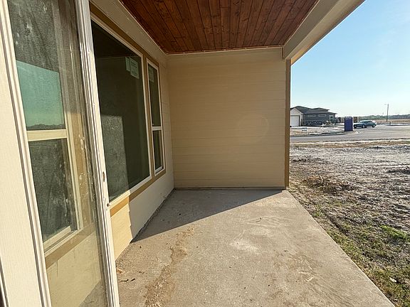 3rd image of 3201 Anchorage Dr