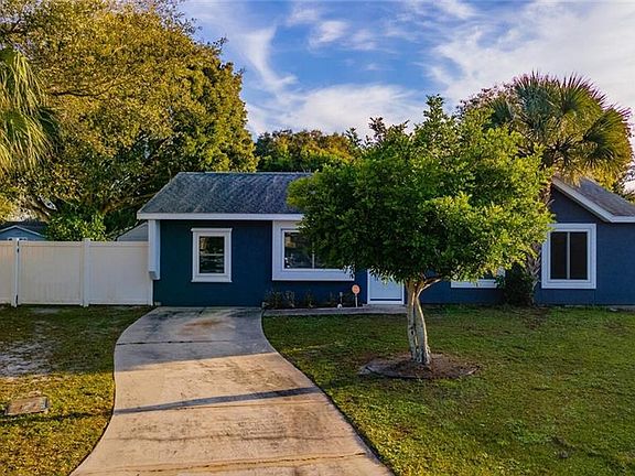 2nd image of 2205 Lockwood Lake Cir