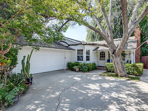 2nd image of 22127 Buena Ventura St
