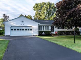 41 Sunnyside Dr, Rochester, NY 14623