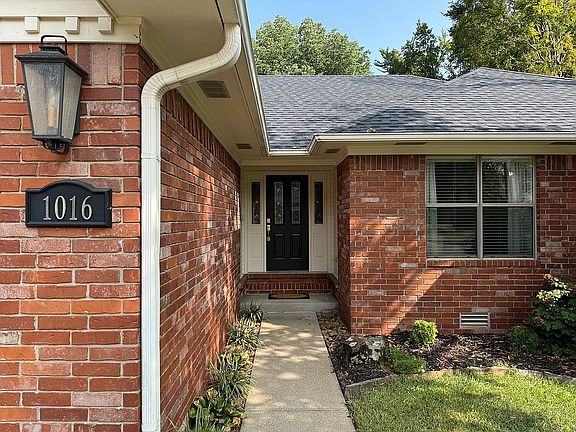 5th image of 1016 Whippoorwill Ln