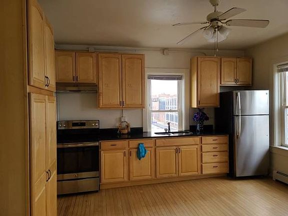 4th image of 409 N Broadway APT 22