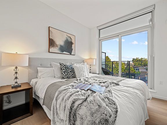 4th image of 8486 Oak St #201