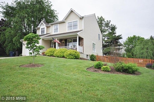 1st image of 827 Blake Dr