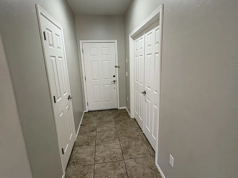 475 W Corte Calzaita — Photo 3