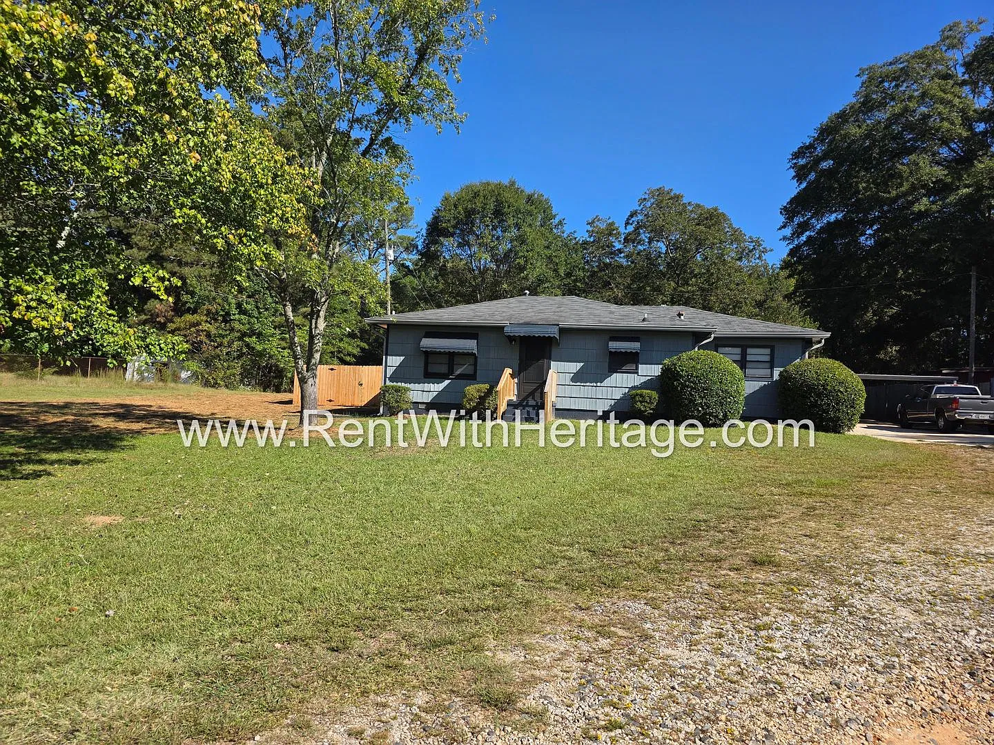 OMG! Gorgeous Updated Home / Almost 1 Acre of Privacy / Custom Built Shop With Electricity / Lawn... — Photo 2