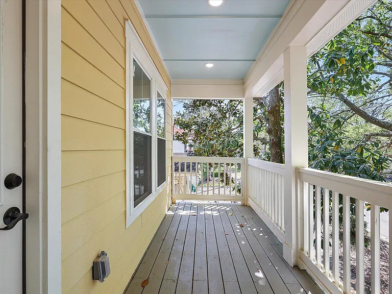 658 E Henry St — Photo 34
