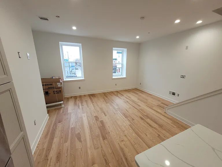 223 E Girard Ave #1R — Photo 23