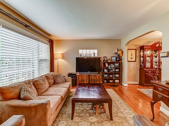 5th image of 1120 Blanchan Ave