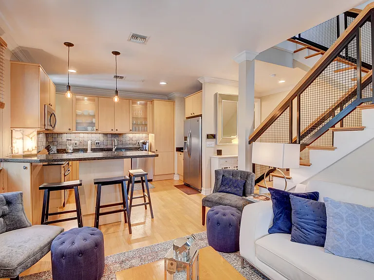 75 NE 5th Ave NE #U — Photo 4