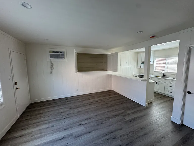 15461 Moorpark St #5 — Photo 7