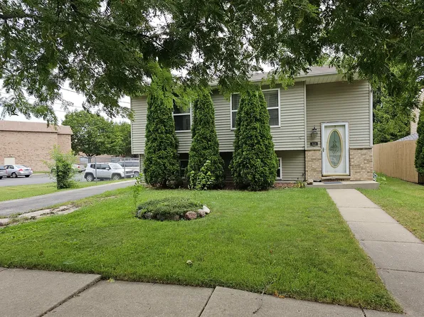 929 Washington Park, Waukegan, IL 60085