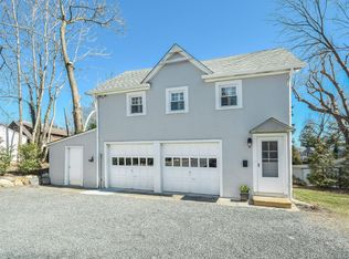 61 Locust Ave APT 1, Sea Cliff, NY 11579