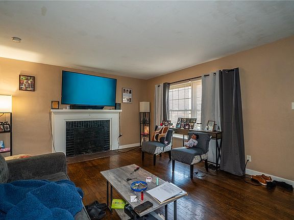 4th image of 110 Redder Ave