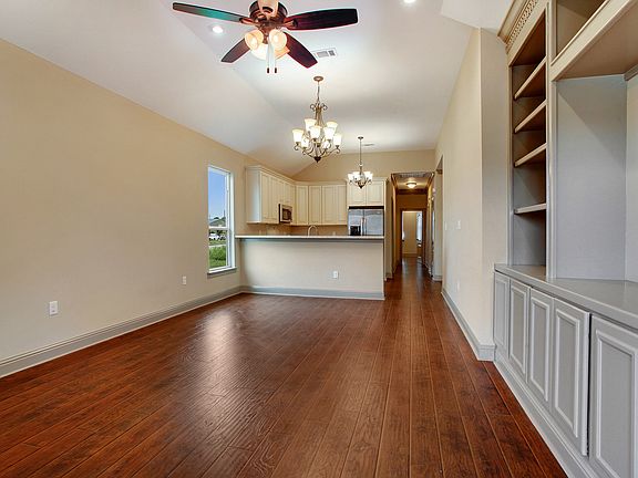 5th image of 3204 Pine St