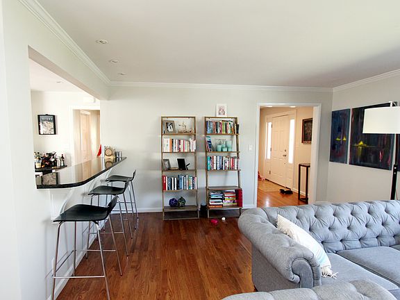 3rd image of 11 Manor Rd