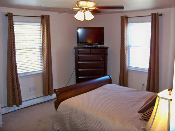 Spacious Bright Main Bedroom