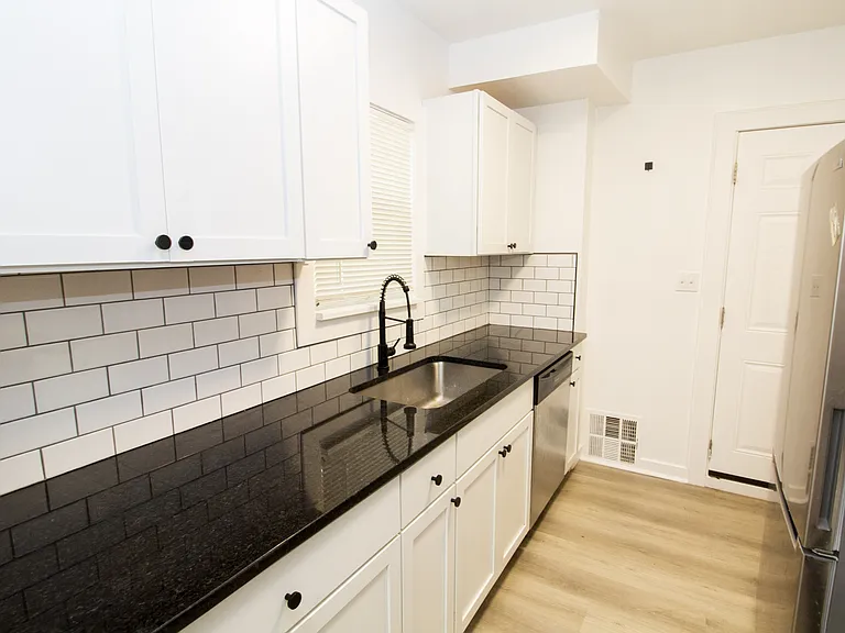 4443 Indiana Ave — Photo 10