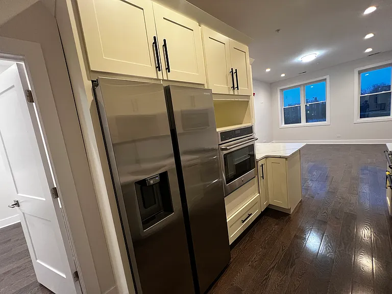 4819 Main St #202 — Photo 3