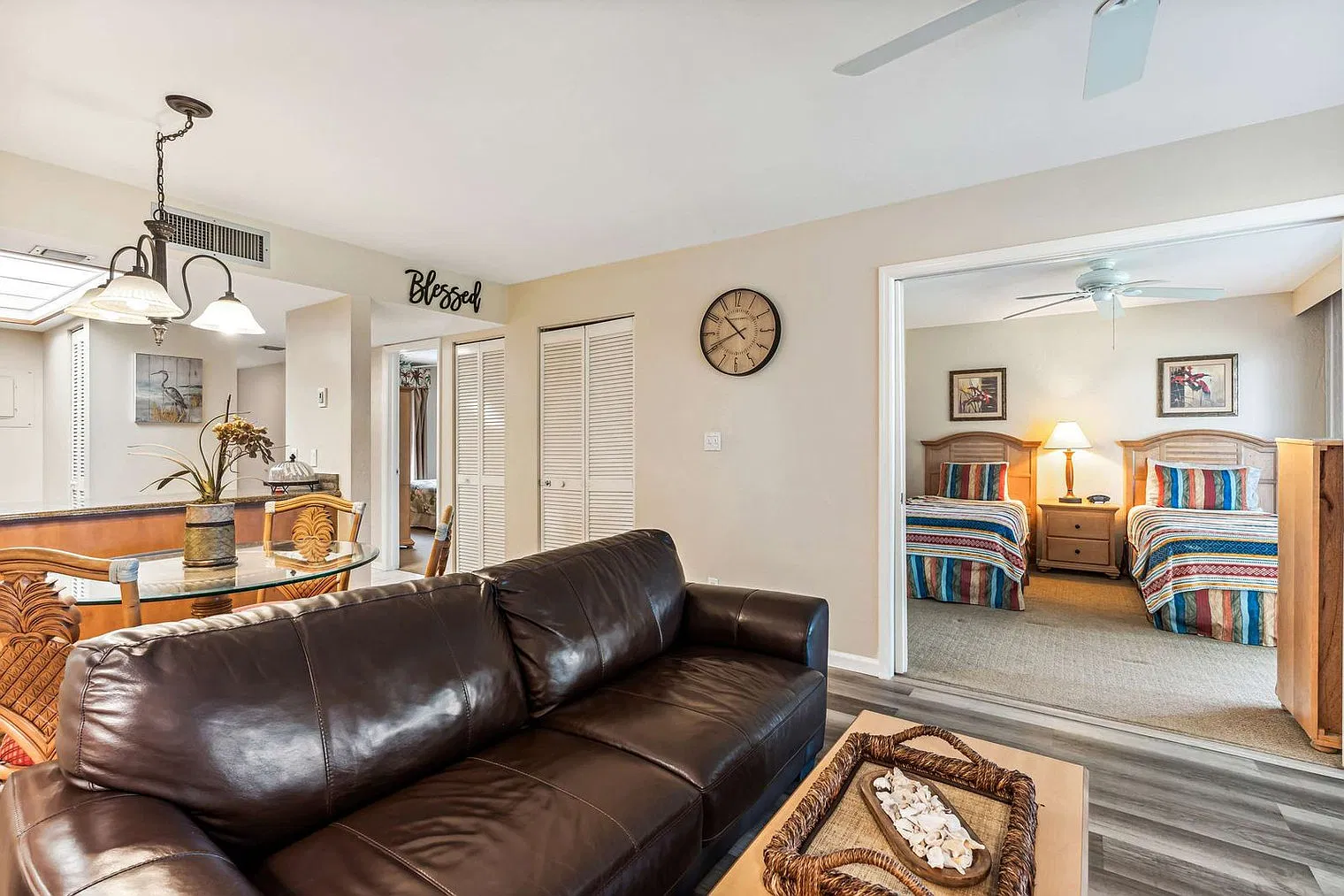 2 bed, 2.0 bath, 861 sqft, $3,272 — Photo 2