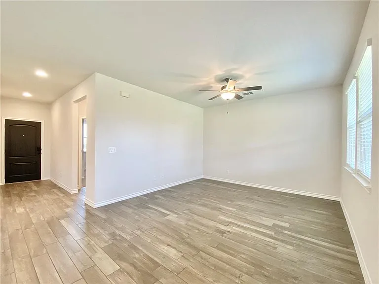 208 Caisson Trl — Photo 7
