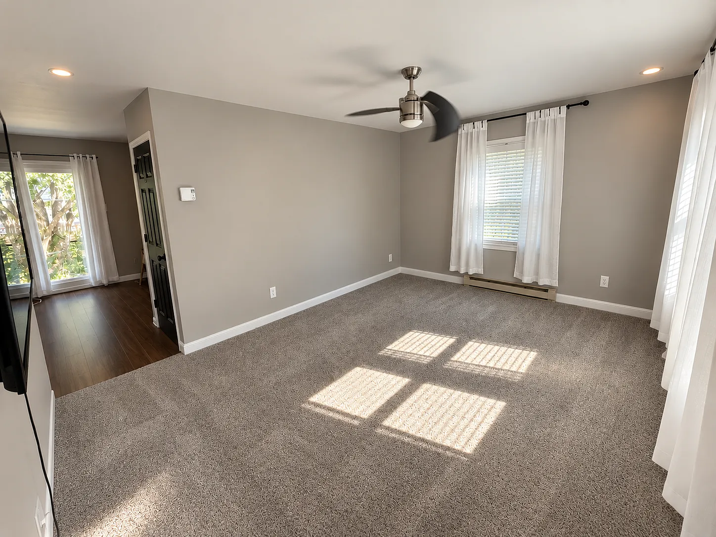 3 bed, 1150 sqft, $2,400 — Photo 2