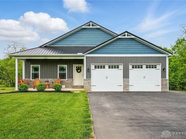 8 Mohican Cv E, Sardinia, OH 45171