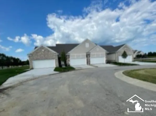 811 Plum Village Dr, Monroe, MI 48161