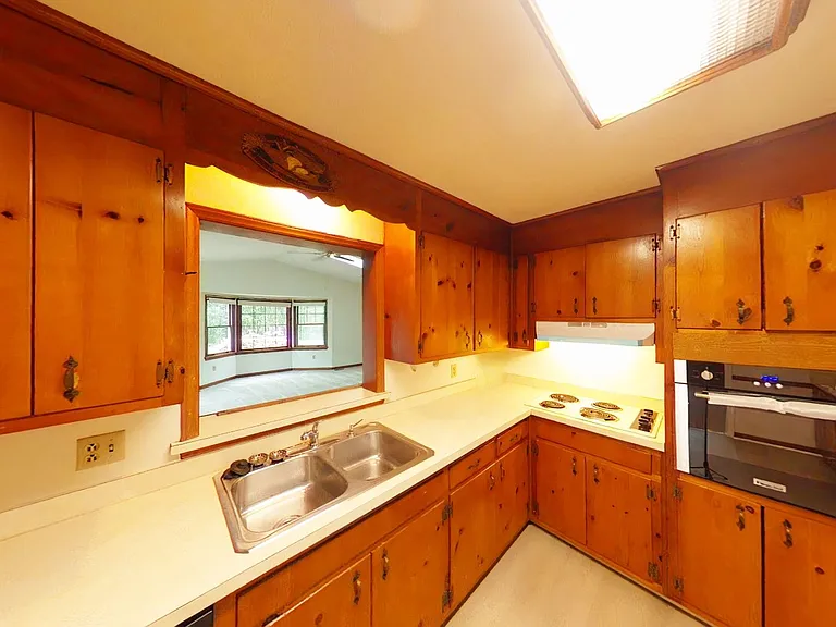 859 Catalina Dr — Photo 3