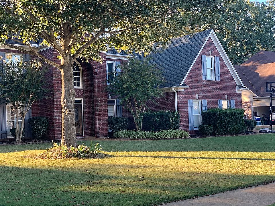 2nd image of 1717 Lisson Ln