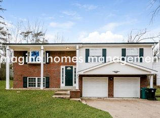 517 Hickory Hollow Ln, Saint Louis, MO