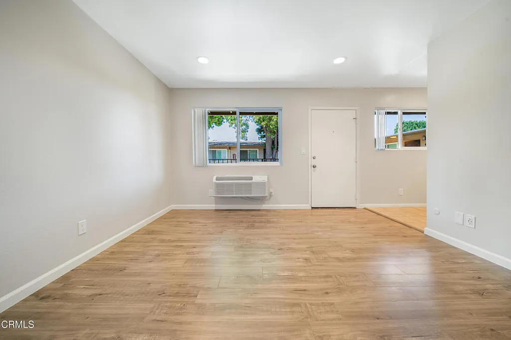 761 E Orange Grove Blvd — Photo 3