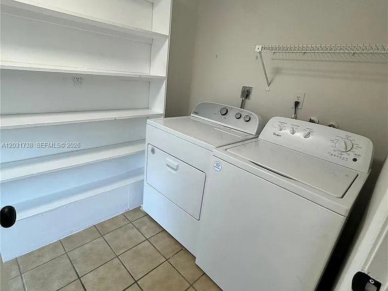 16498 NE 26th Ave #12 — Photo 12