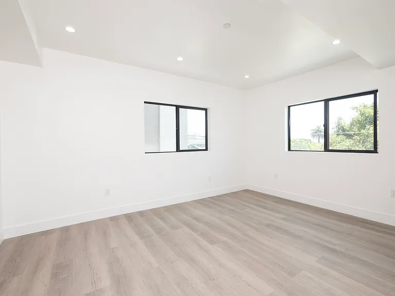1571 Ricardo St #1 — Photo 18