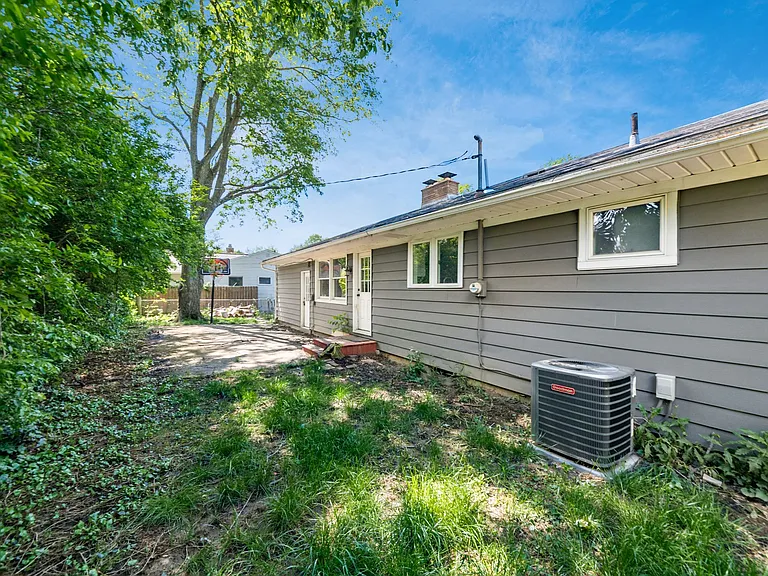 297 E Clearview Ave — Photo 28