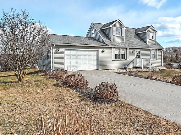 2nd image of 33 Smeach Dr