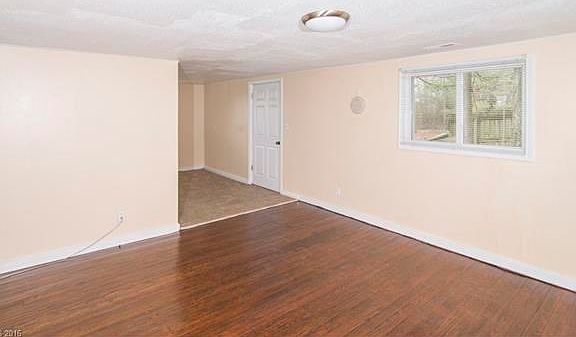 4th image of 836 Mount Airy St
