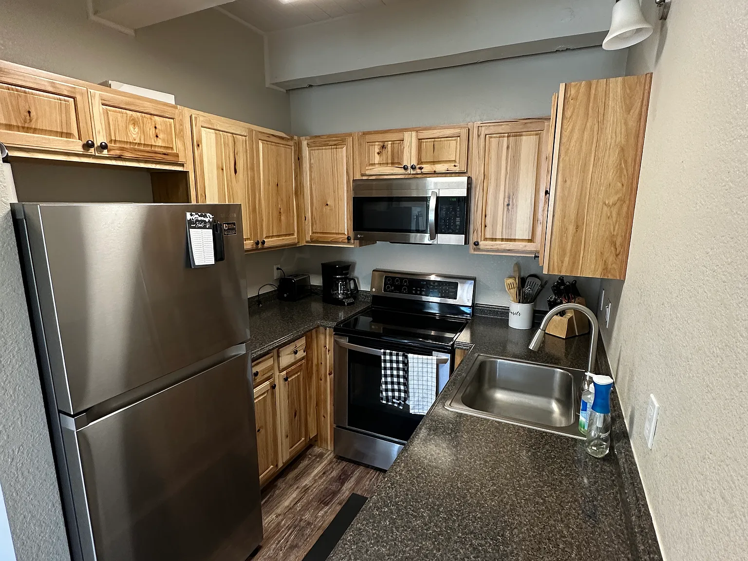 1 bed, 700 sqft, $2,000 — Photo 3