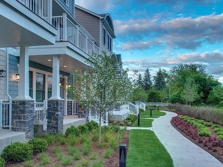 Eldridge Townhome Rentals — Photo 23